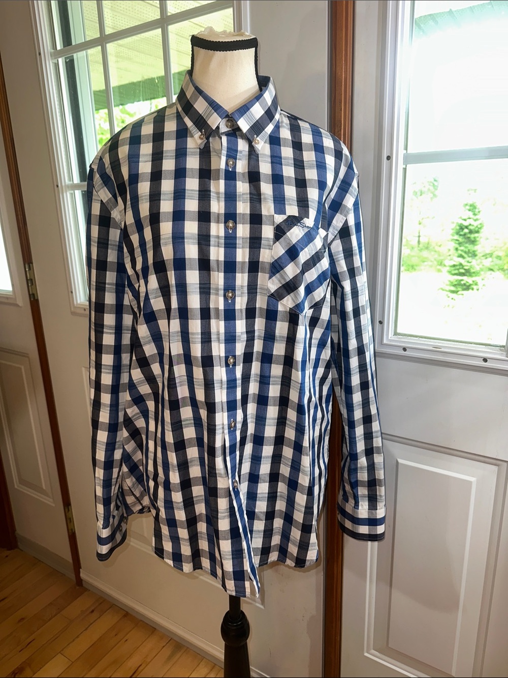 NWOT Ben Sherman Blue and White Plaid Button-Down Shirt
